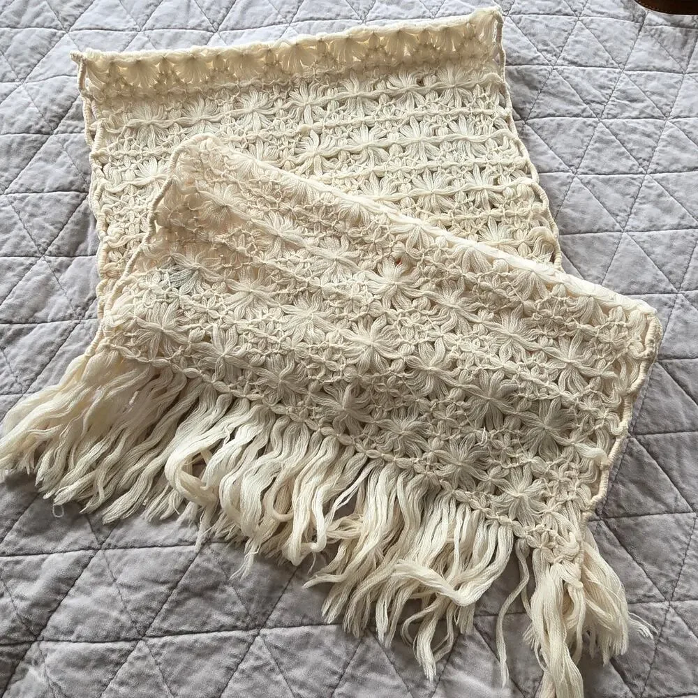 Vintage Hand Made Scarf Women's Cream Fringed Edge Grannycore Cottagecore Boho